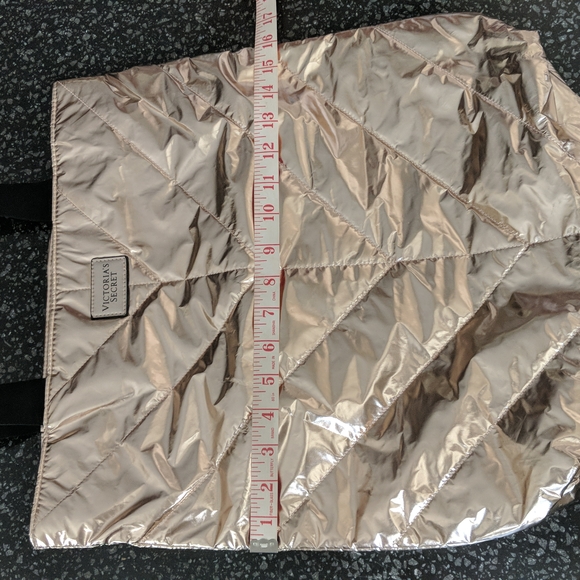 Victoria's Secret Rose Gold Metallic Puffer Tote Bag - Picture 6 of 7